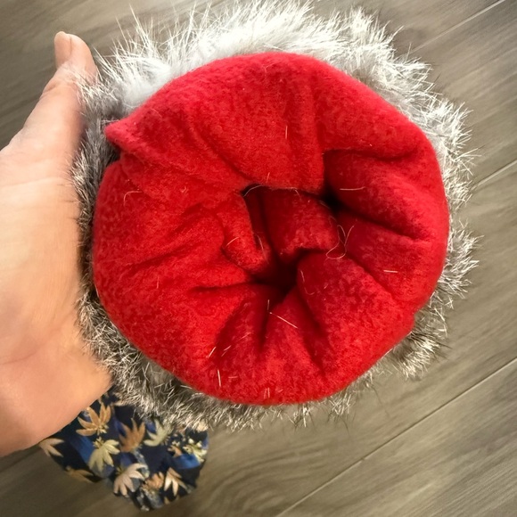 Handmade Mittens from Nunavut - Picture 4 of 4